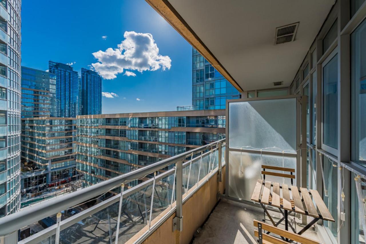 Leckie Luxurious Suites Toronto Buitenkant foto